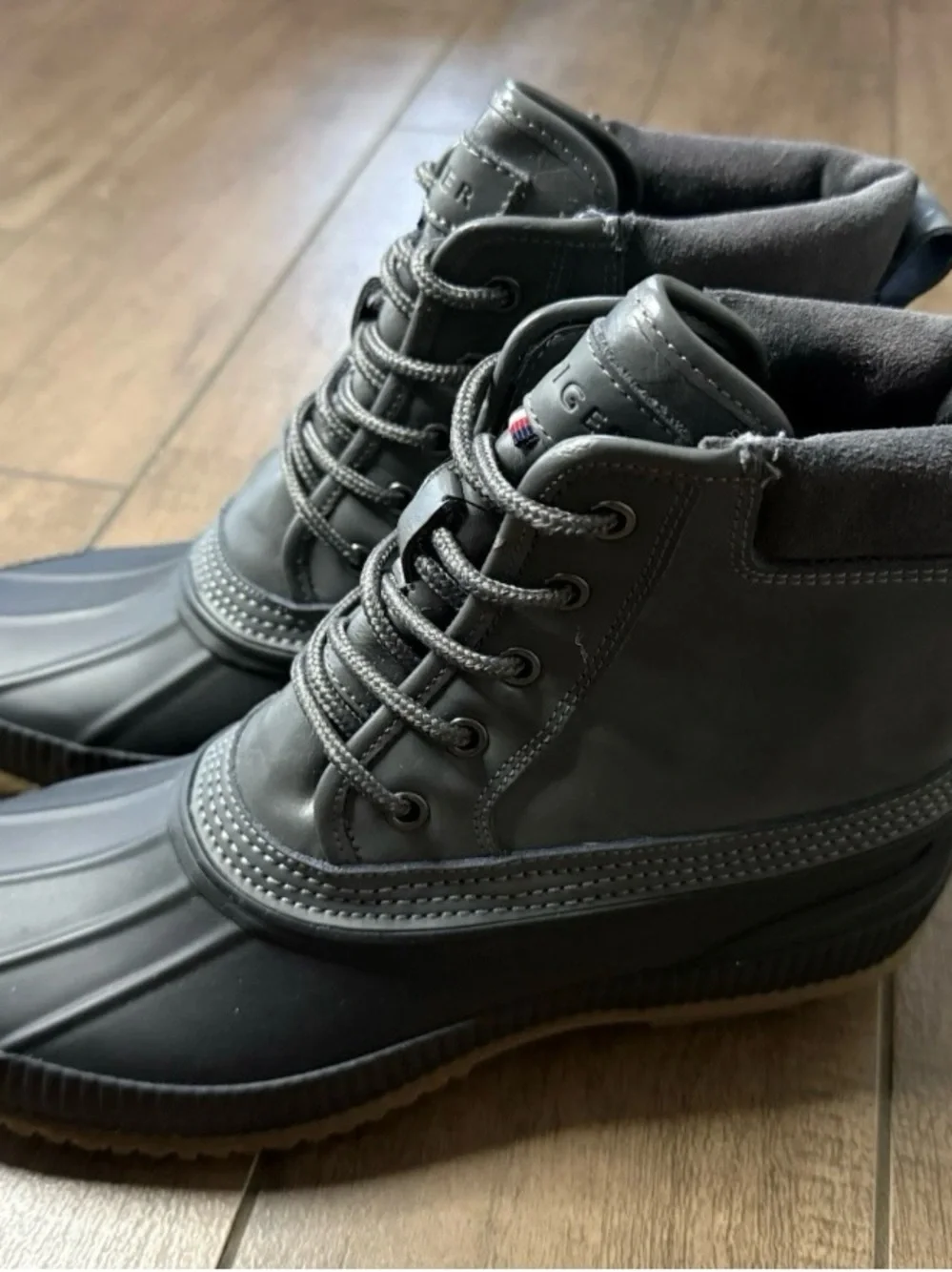 Tommy Hilfiger TM-Casey Duck Rain Boot Rubber Gray Upper Leather Men’s Sz 9